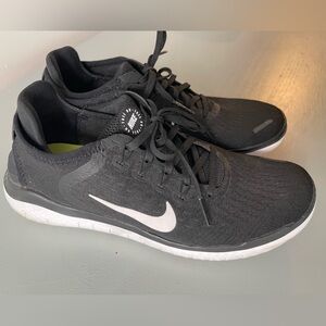 Nike Free RN 2018 running shoes in black and white 8.5M women’s